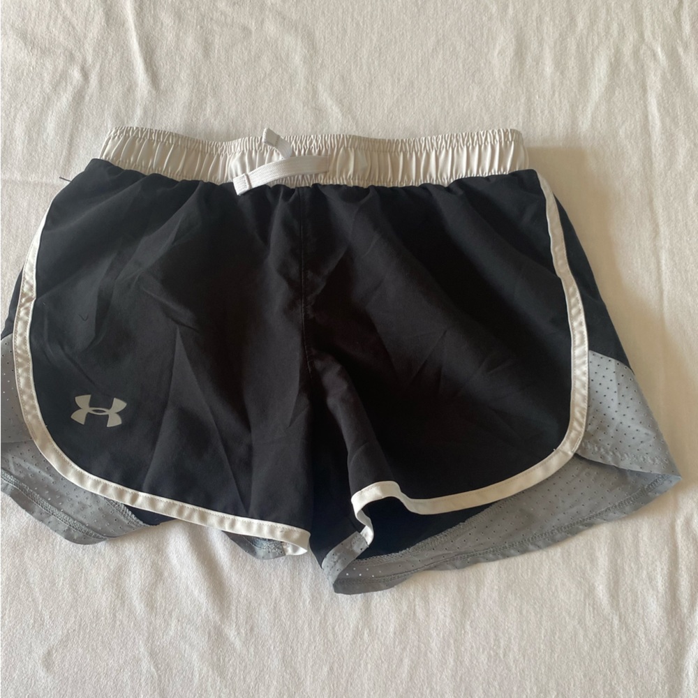 Kids under amour shorts size youth medium